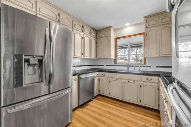 4604 Maple Drive, Sand Springs, OK 74063