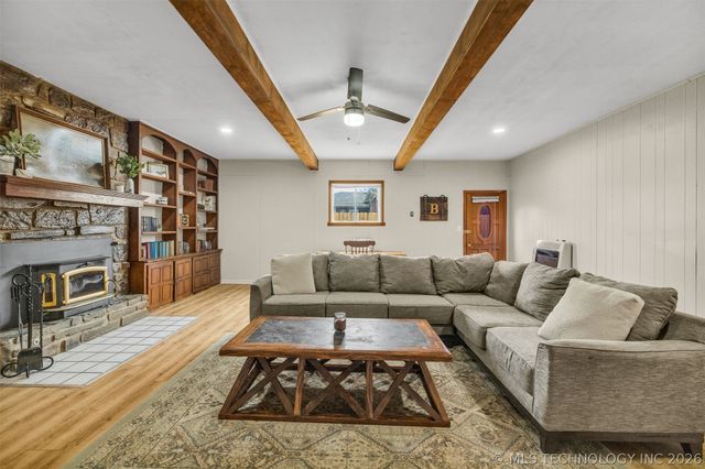 4604 Maple Drive, Sand Springs, OK 74063