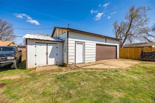 4604 Maple Drive, Sand Springs, OK 74063