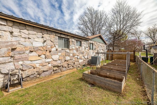 4604 Maple Drive, Sand Springs, OK 74063