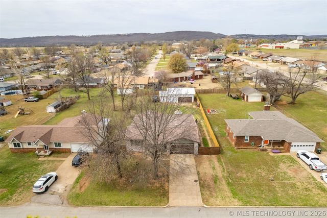 4604 Maple Drive, Sand Springs, OK 74063
