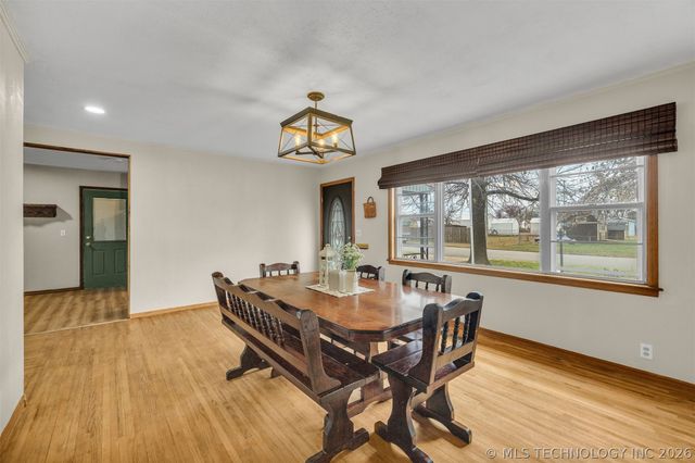 4604 Maple Drive, Sand Springs, OK 74063