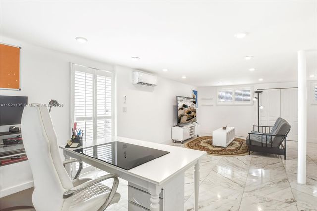 12545 Palm Rd, North Miami, FL 33181