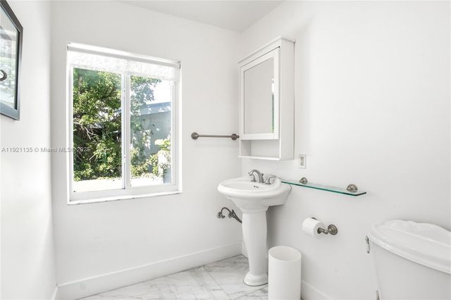 12545 Palm Rd, North Miami, FL 33181