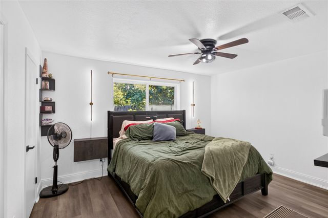 2715 Barrington Place, Arlington, TX 76014