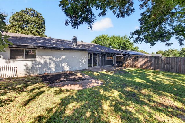 2715 Barrington Place, Arlington, TX 76014