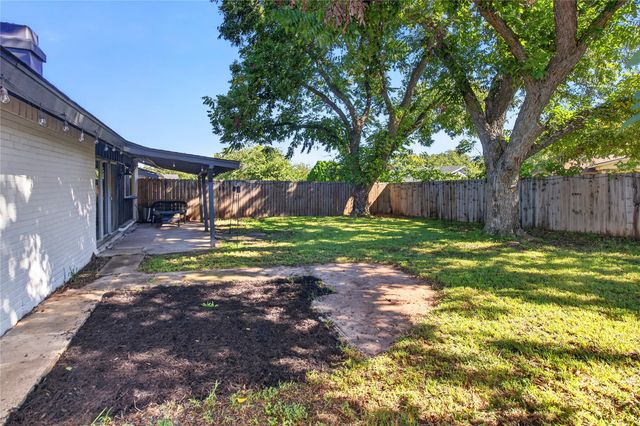 2715 Barrington Place, Arlington, TX 76014