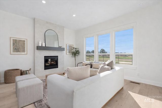 11178 S Corballis Ln, Kuna, ID 83634