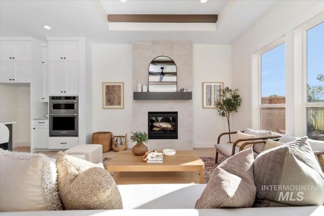 11178 S Corballis Ln, Kuna, ID 83634