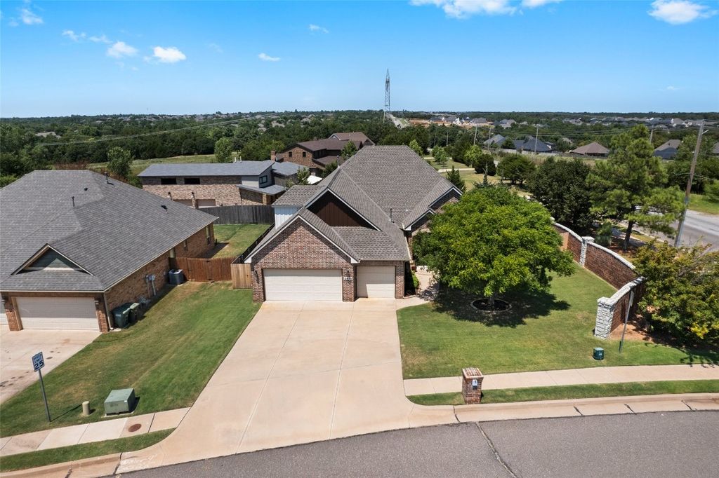 2833 Asheforde Place, Edmond, OK 73034