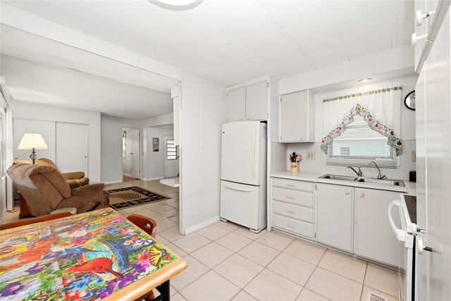 1125 ELKHART CIRCLE, Tavares, FL 32778