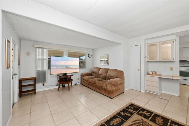 1125 ELKHART CIRCLE, Tavares, FL 32778