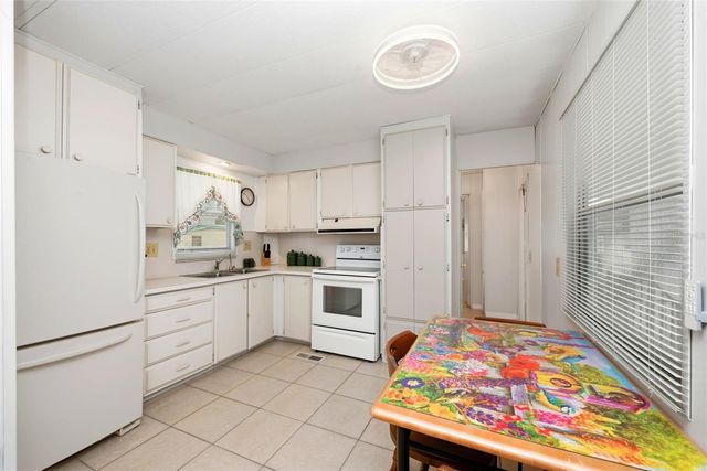 1125 ELKHART CIRCLE, Tavares, FL 32778