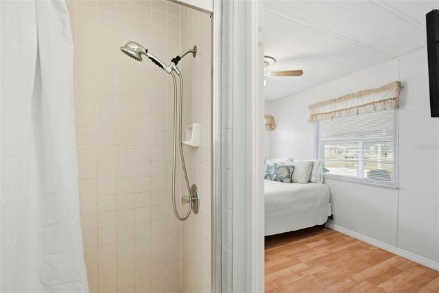 1125 ELKHART CIRCLE, Tavares, FL 32778