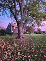 195 Mount Hope St, North Attleboro, MA 02760