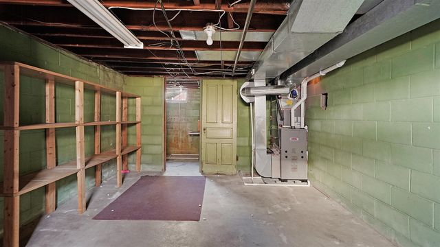 11 W Mckinley Avenue, Zeeland, MI 49464