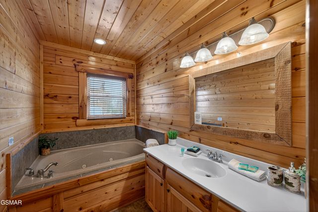 2018 Delta Dawn Drive, Sevierville, TN 37862