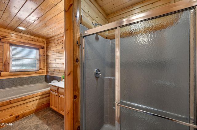 2018 Delta Dawn Drive, Sevierville, TN 37862