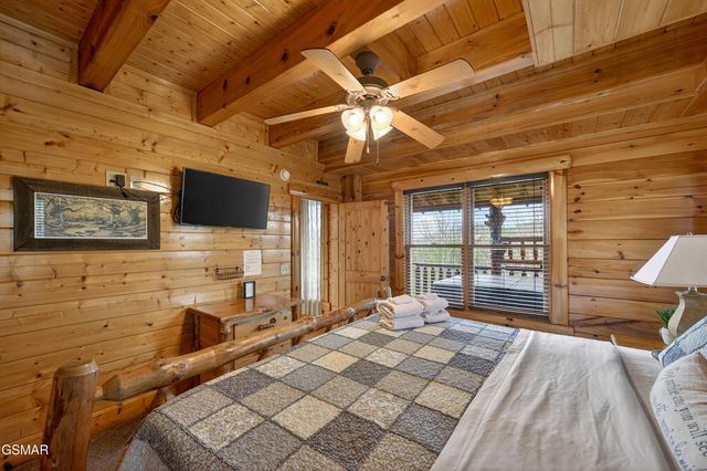 2018 Delta Dawn Drive, Sevierville, TN 37862