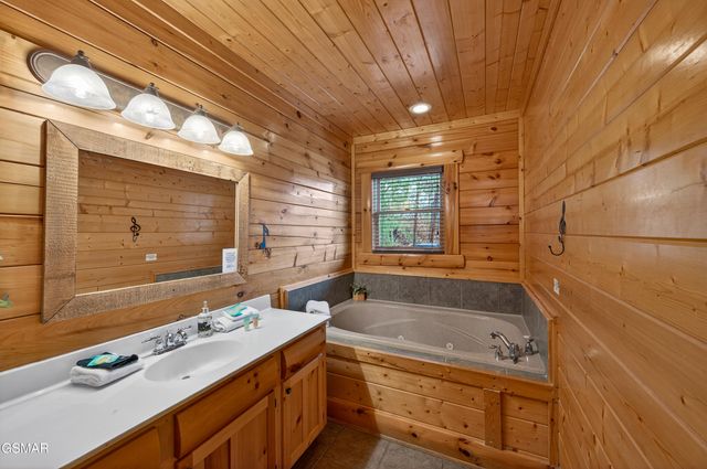 2018 Delta Dawn Drive, Sevierville, TN 37862