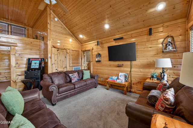 2018 Delta Dawn Drive, Sevierville, TN 37862