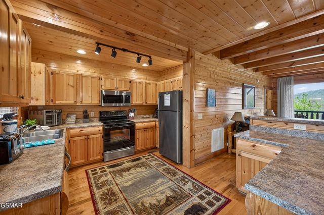 2018 Delta Dawn Drive, Sevierville, TN 37862