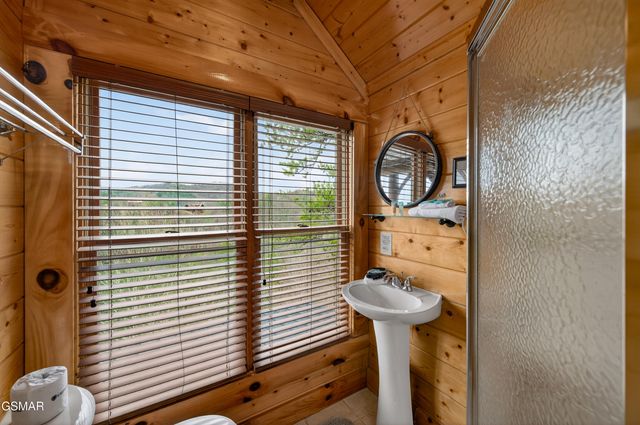 2018 Delta Dawn Drive, Sevierville, TN 37862