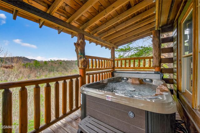 2018 Delta Dawn Drive, Sevierville, TN 37862