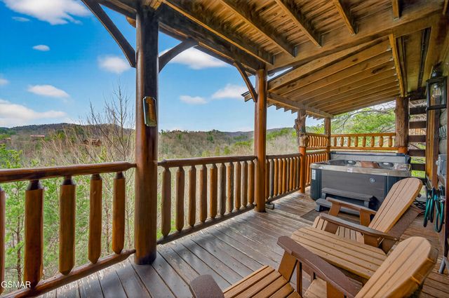 2018 Delta Dawn Drive, Sevierville, TN 37862