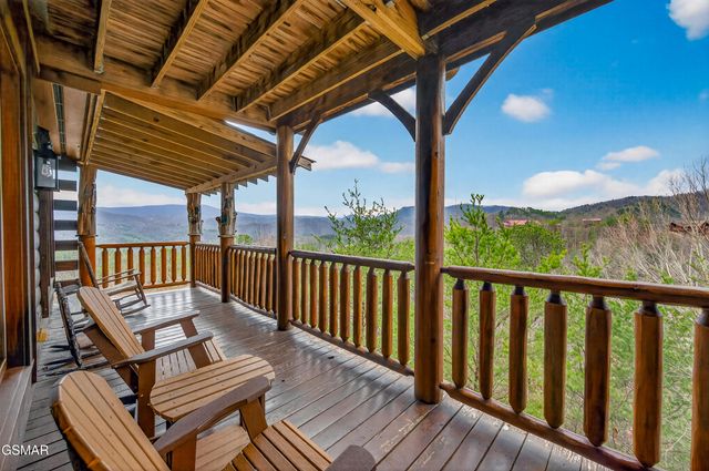 2018 Delta Dawn Drive, Sevierville, TN 37862