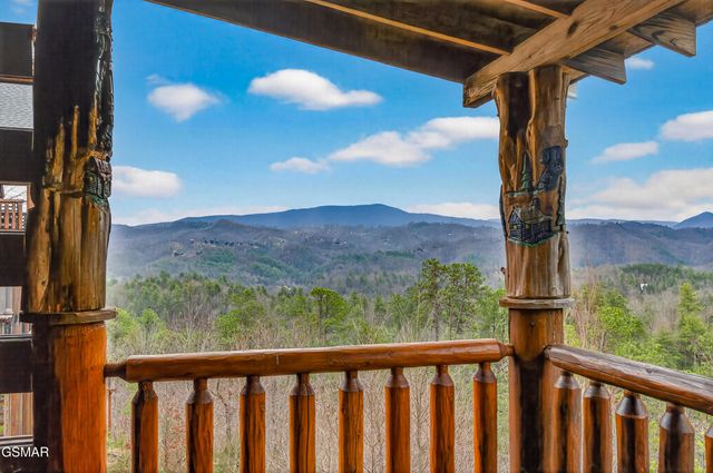 2018 Delta Dawn Drive, Sevierville, TN 37862