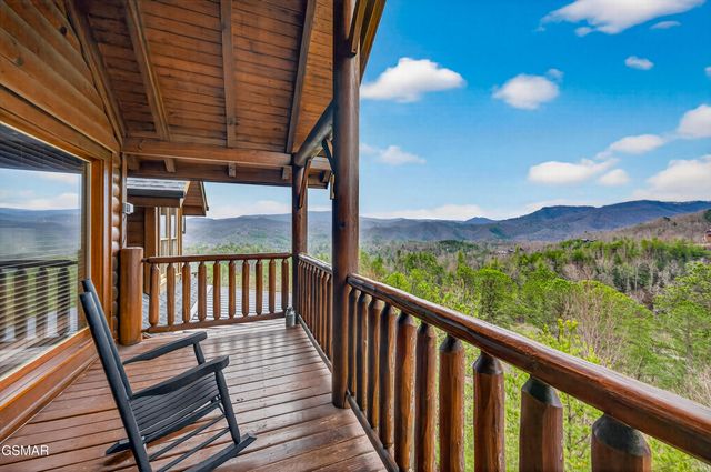 2018 Delta Dawn Drive, Sevierville, TN 37862