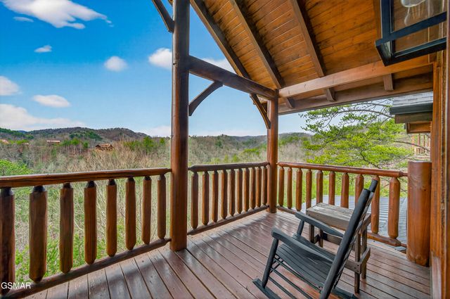 2018 Delta Dawn Drive, Sevierville, TN 37862