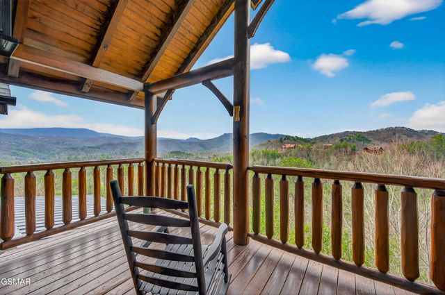 2018 Delta Dawn Drive, Sevierville, TN 37862