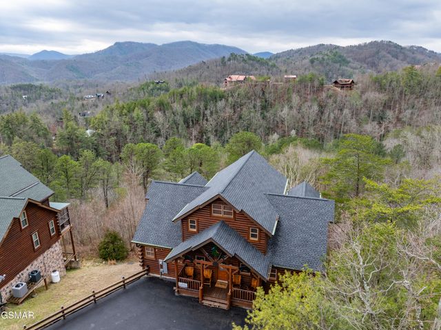 2018 Delta Dawn Drive, Sevierville, TN 37862