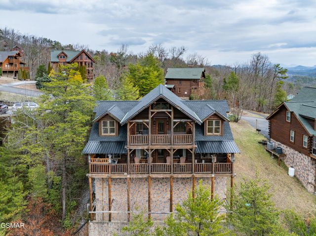 2018 Delta Dawn Drive, Sevierville, TN 37862