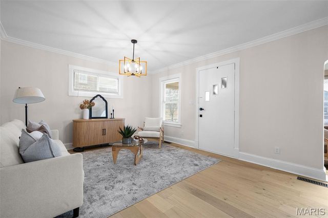 7425 Gayola Place, Maplewood, MO 63143