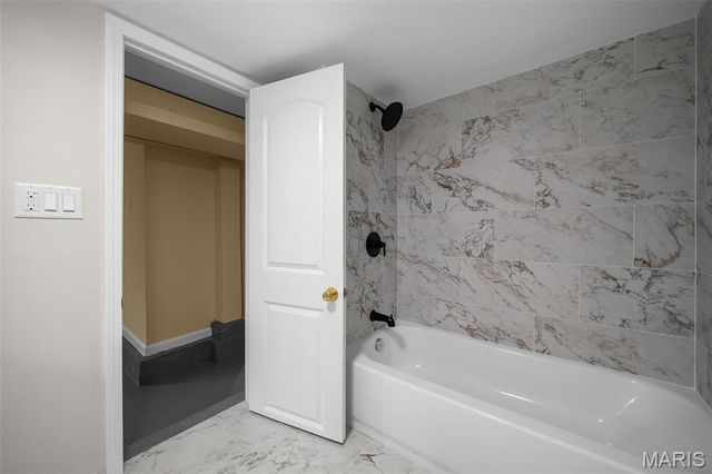 7425 Gayola Place, Maplewood, MO 63143