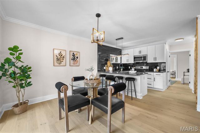 7425 Gayola Place, Maplewood, MO 63143