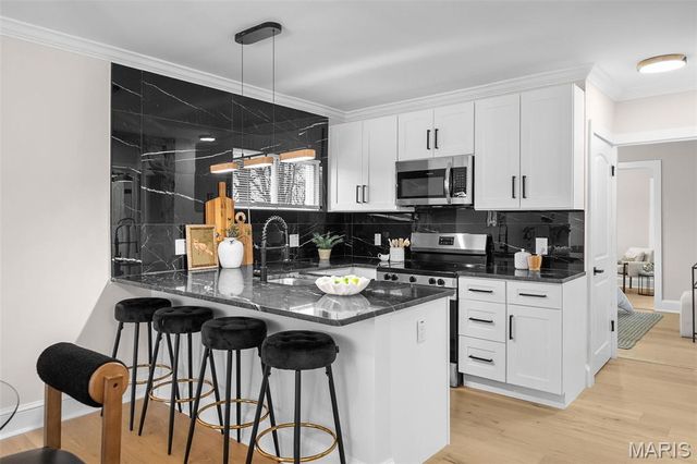 7425 Gayola Place, Maplewood, MO 63143