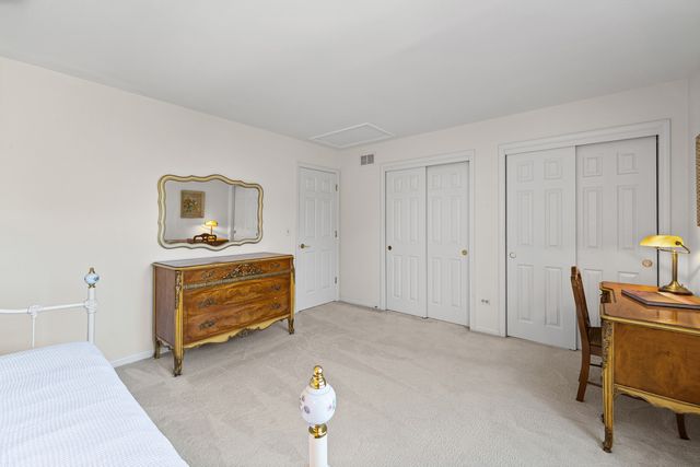 2112 Warrington Court, Glenview, IL 60026