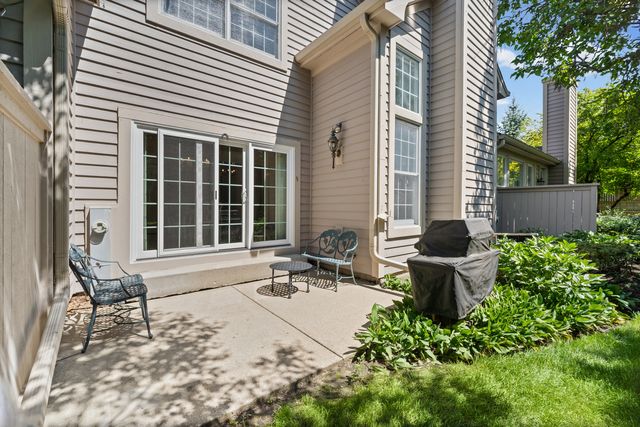 2112 Warrington Court, Glenview, IL 60026