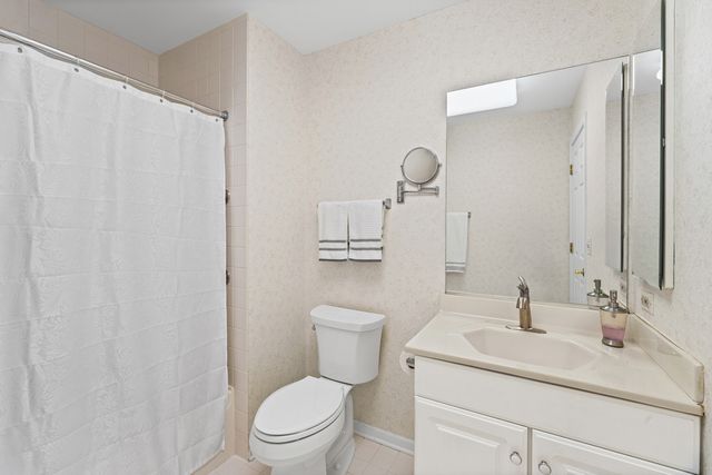 2112 Warrington Court, Glenview, IL 60026