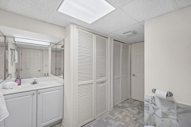 2112 Warrington Court, Glenview, IL 60026