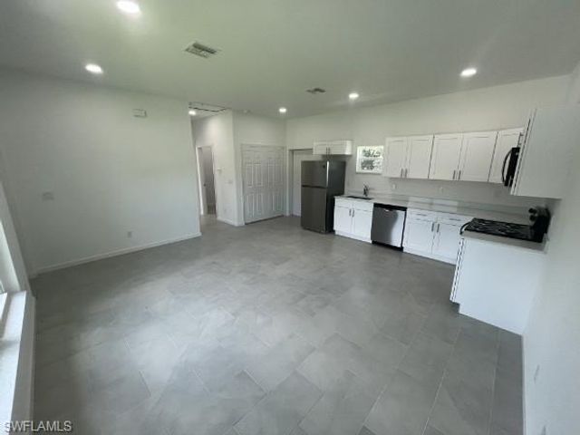 1230 Celtic ST E, Lehigh Acres, FL 33974