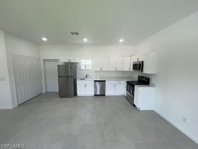 1230 Celtic ST E, Lehigh Acres, FL 33974