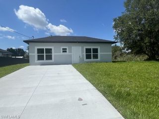 1230 Celtic ST E, Lehigh Acres, FL 33974