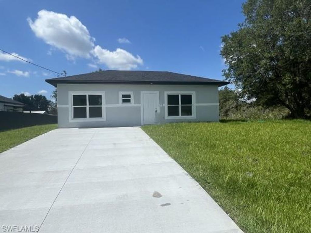 1230 Celtic ST E, Lehigh Acres, FL 33974
