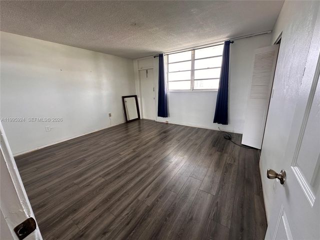 12590 NE 16th Ave 608, North Miami, FL 33161