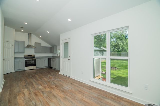 301 Leslie St, Denham Springs, LA 70726